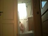 Petra onder de douche
